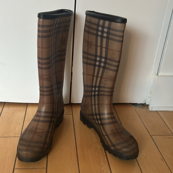 Burberry Rubber Rain Boots House Check Pattern Size 8.5 US/40 Euro/6.5 UK - Picture 2 of 10